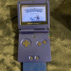 Gameboy advance sp with Pokémon blue version